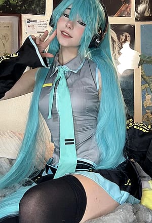 Miku (peachyberryyy)'