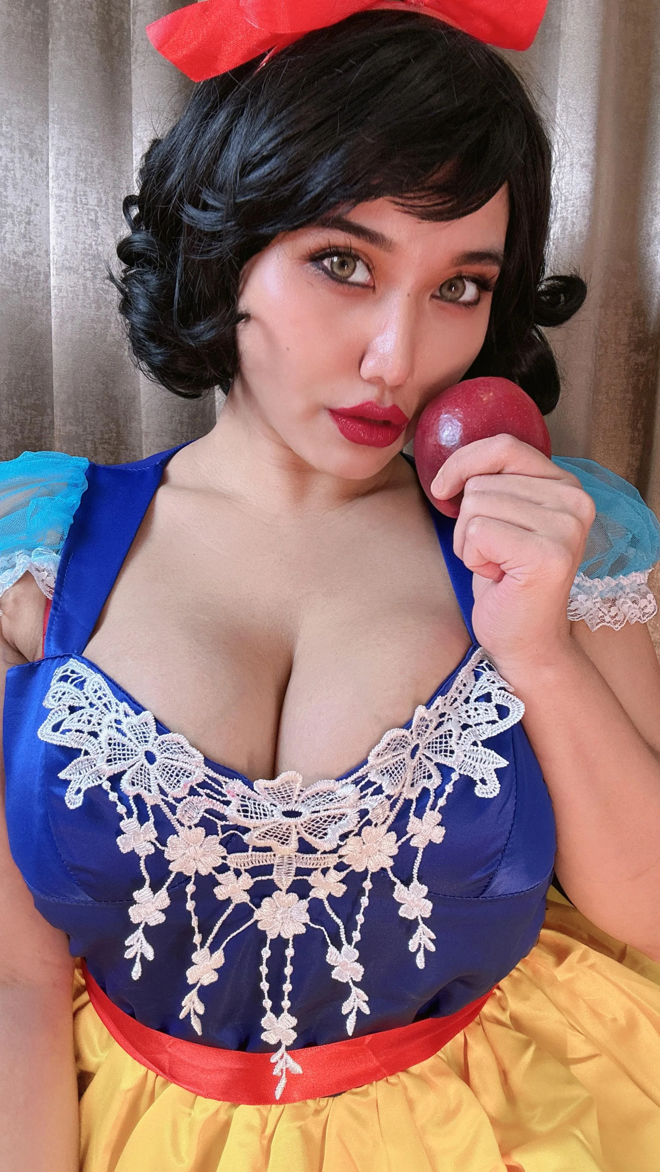 Snow White (Aria) [Disney] picture 1 of 1