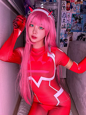 My cute Zero-two cosplay (tinklewinklelittlebe)'