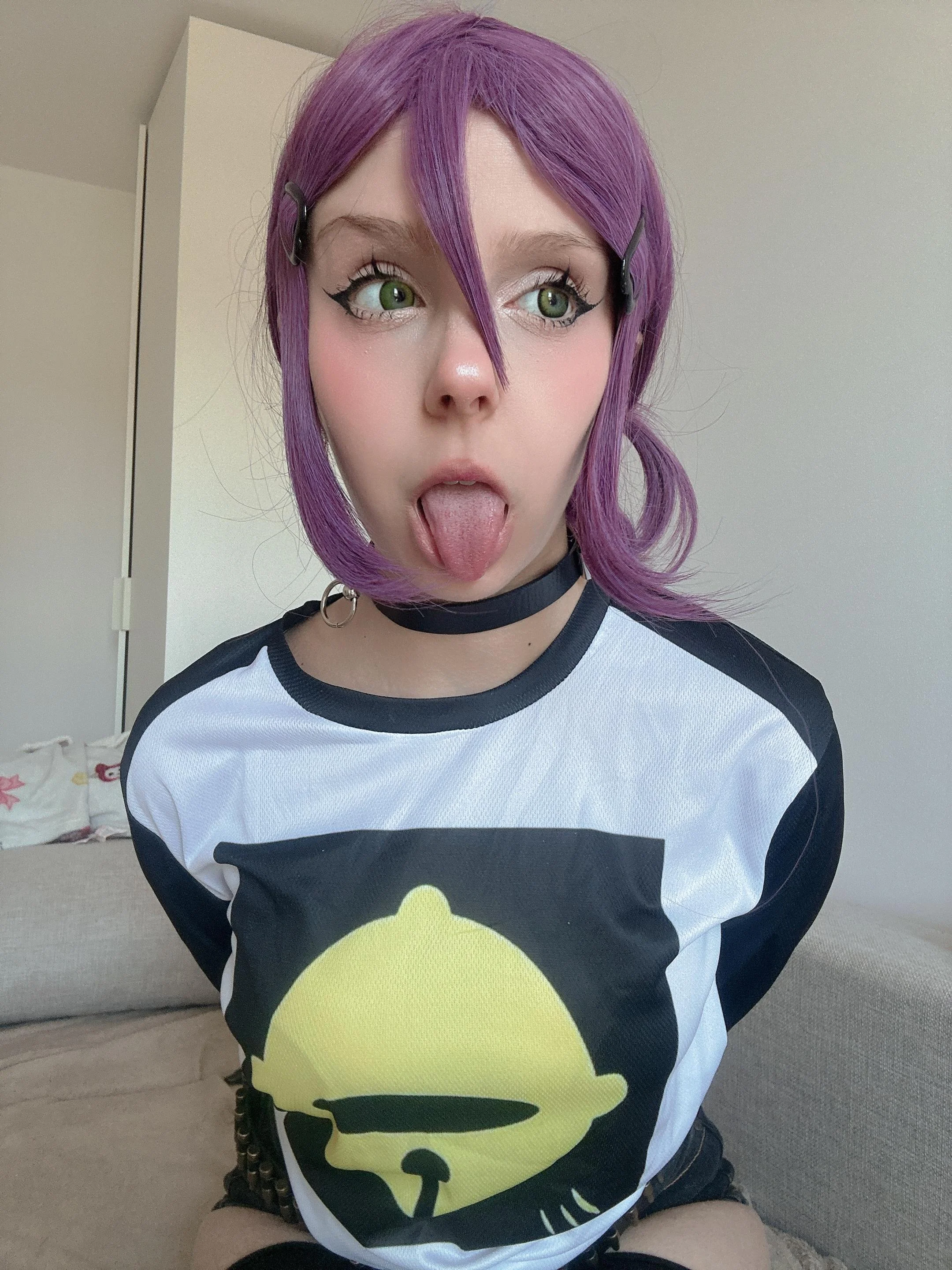 Reze from Chainsaw Man cosplay by amystarlight picture 2 of 2
