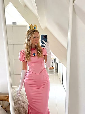my princess peach cosplay attempt by harriet <3'