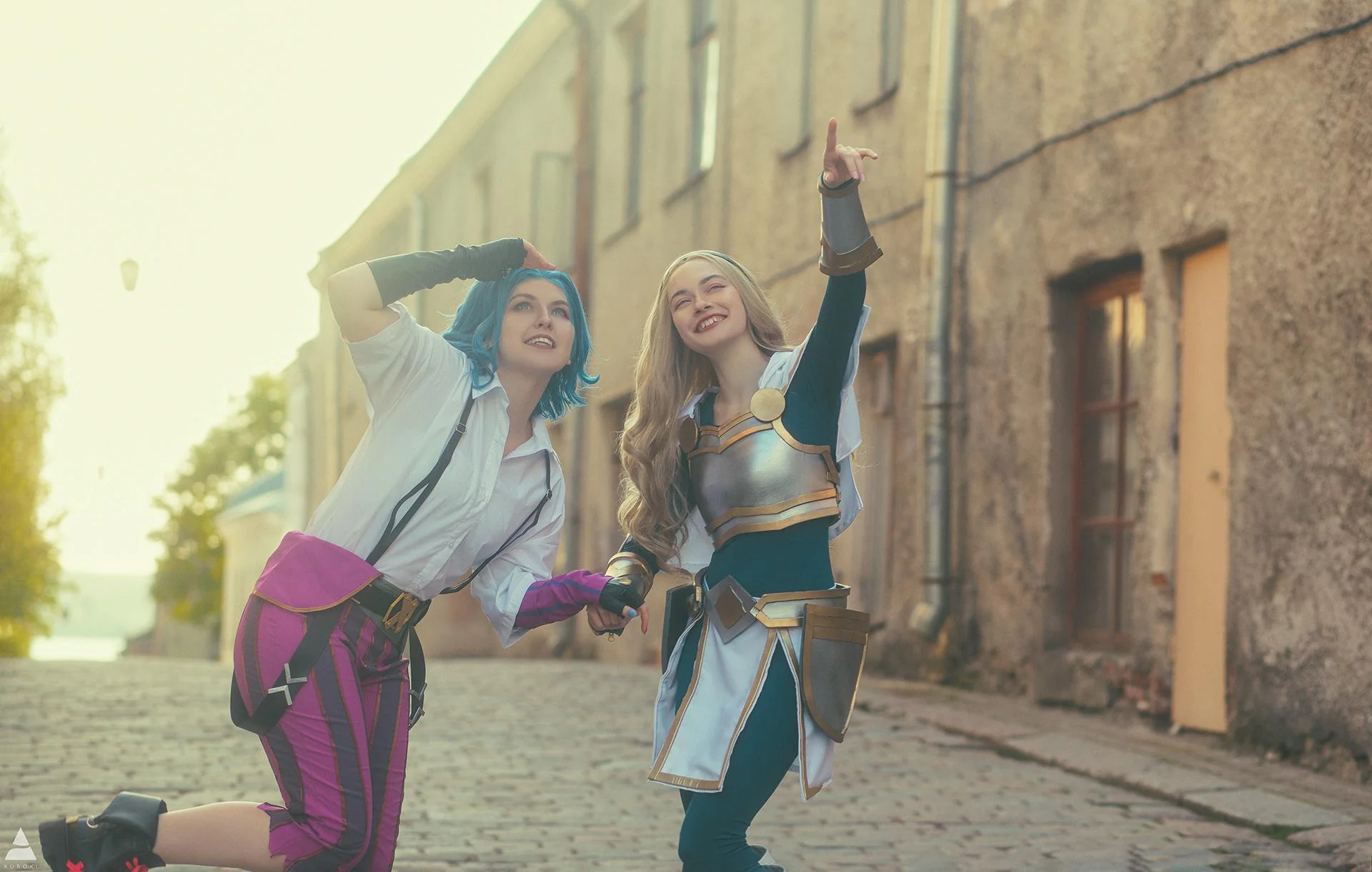 Jinx & Lux cosplay by ctswll & feirnvxy - part 1. picture 1 of 6