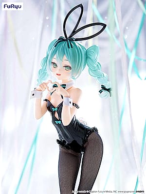Miku Bunny Girl Figure Cosplay by gintku'