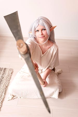 Mining Frieren cosplay by aimihachi'