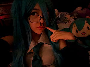 hatsune miku cosplay by ringofnielle'