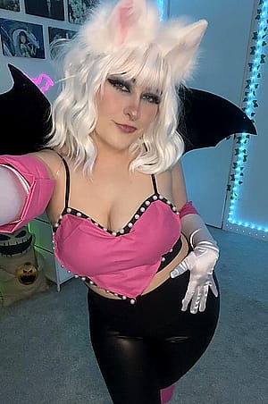Rouge the bat by reyrevealed'
