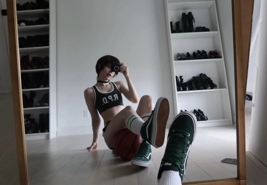 Nora Fawn's Rebecca Chambers Cosplay - Resident Evil picture 2 of 7