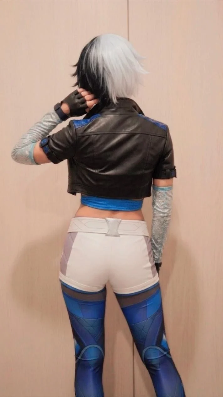 Luna Snow Cosplay by Nehuxi marvel rival ver picture 2 of 2