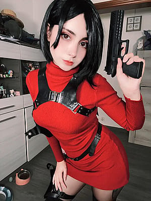 Ada Wong doesn't want you to think too hard, handsome (Aloeveraiskawaii)'