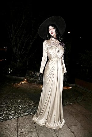 Lady Dimitrescu by (Lil Molly) [Resident Evil Village]'