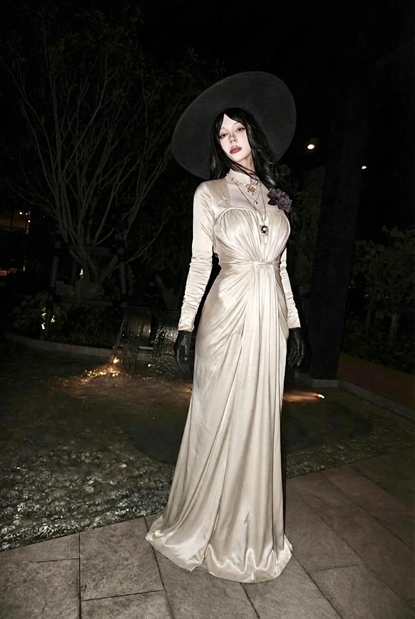 Lady Dimitrescu by (Lil Molly) [Resident Evil Village] picture 1 of 1