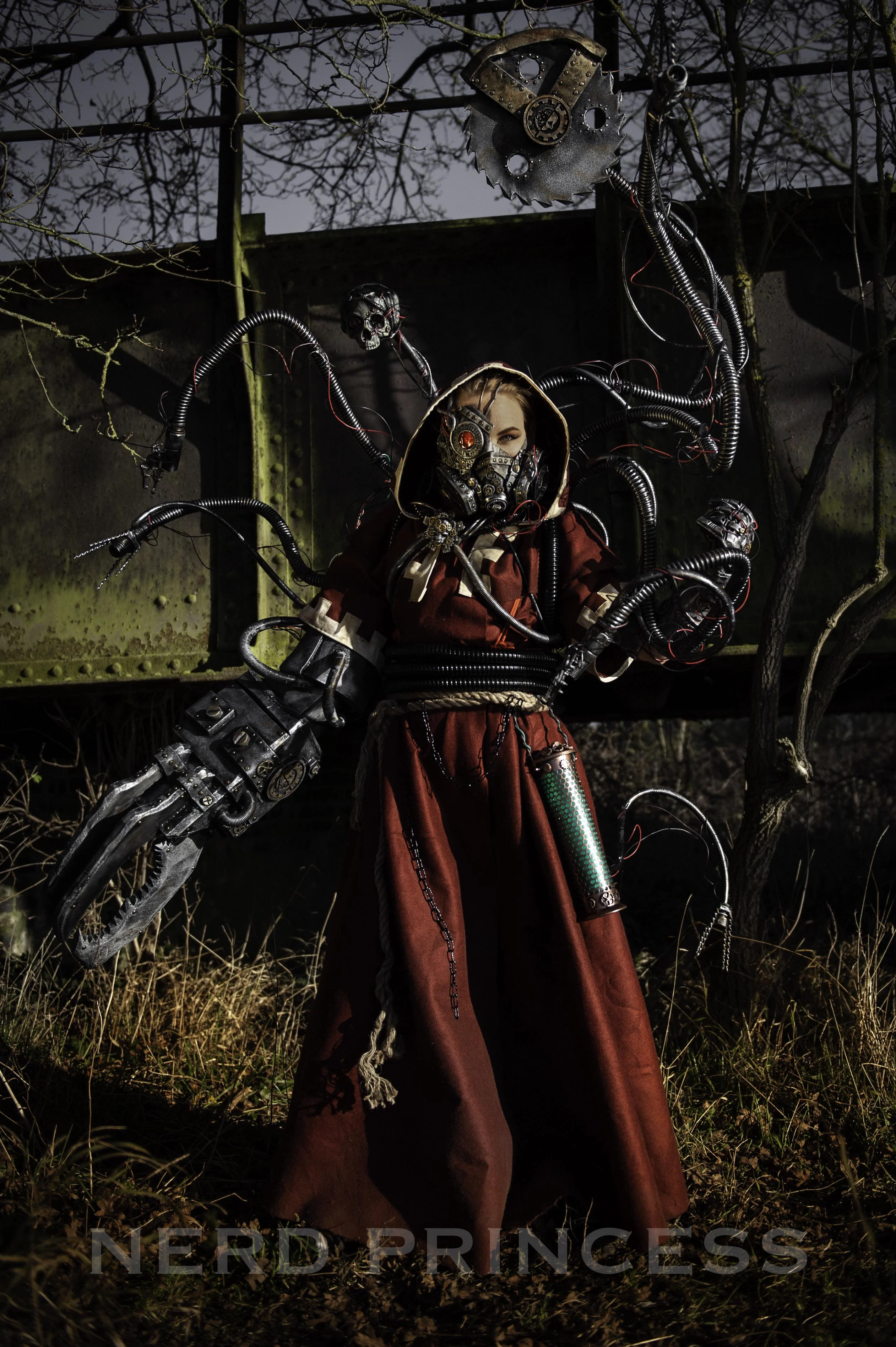 My WH40k Adeptus Mechanicus tech priestess cosplay (nerd__princess) 🥰🥰 picture 1 of 1