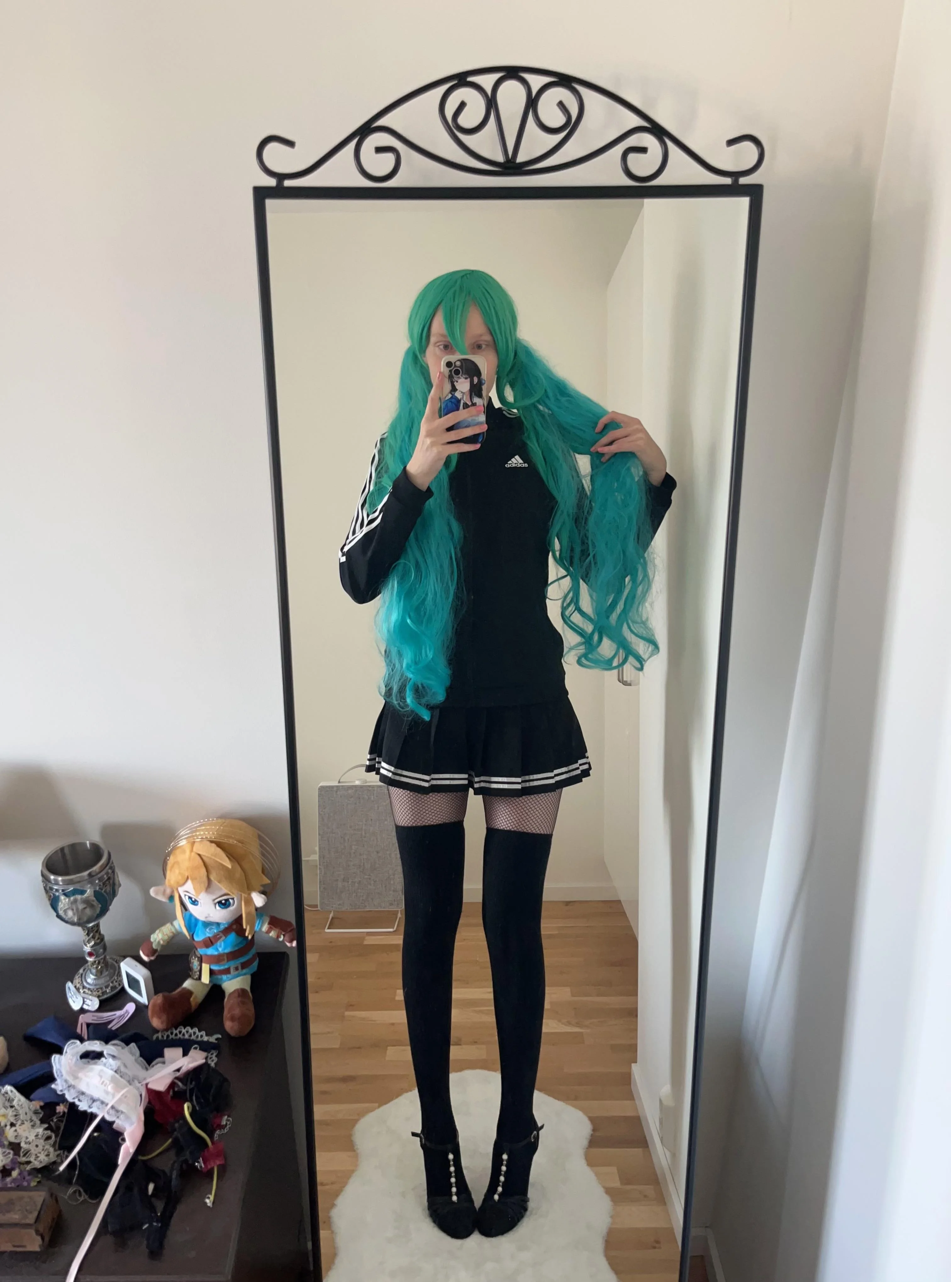 Miku Hatsune [Vocaloid] by Luna Lovesword picture 2 of 4