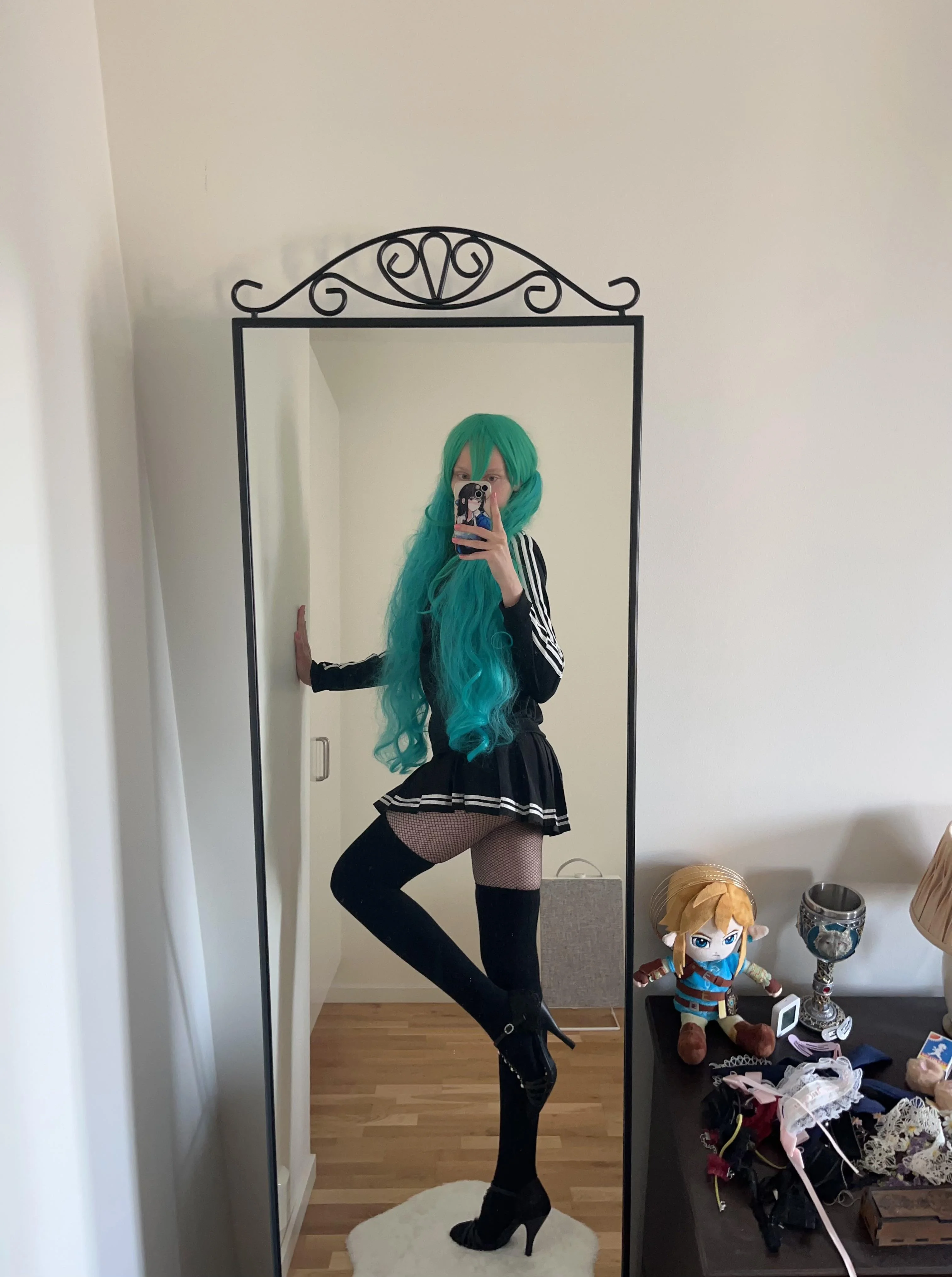 Miku Hatsune [Vocaloid] by Luna Lovesword picture 3 of 4