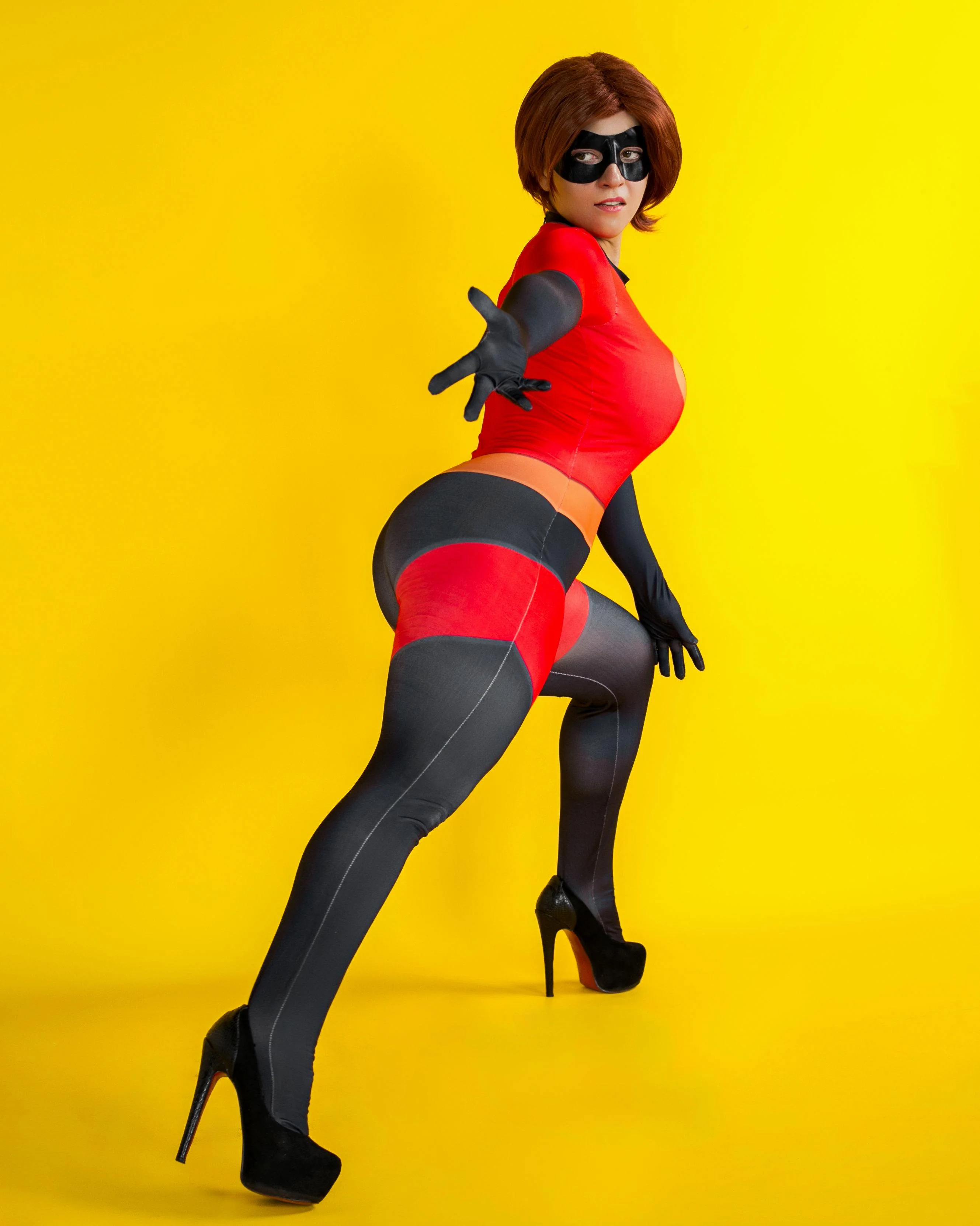 Elastigirl [The Incredibles] (Aili Winter) picture 4 of 5
