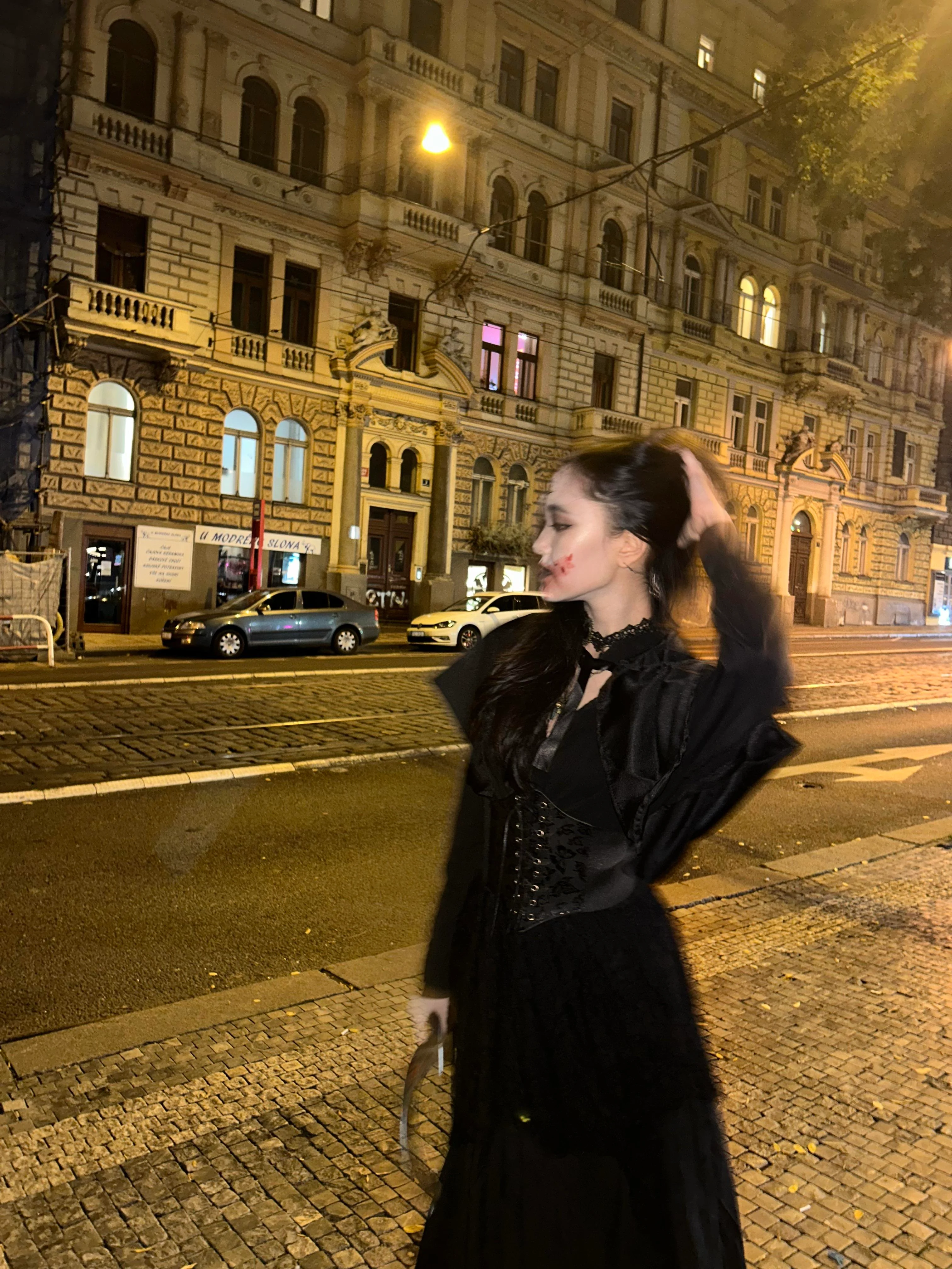Mia/My Cassandra Dimitrescu cosplay Halloween 2 years ago picture 3 of 4