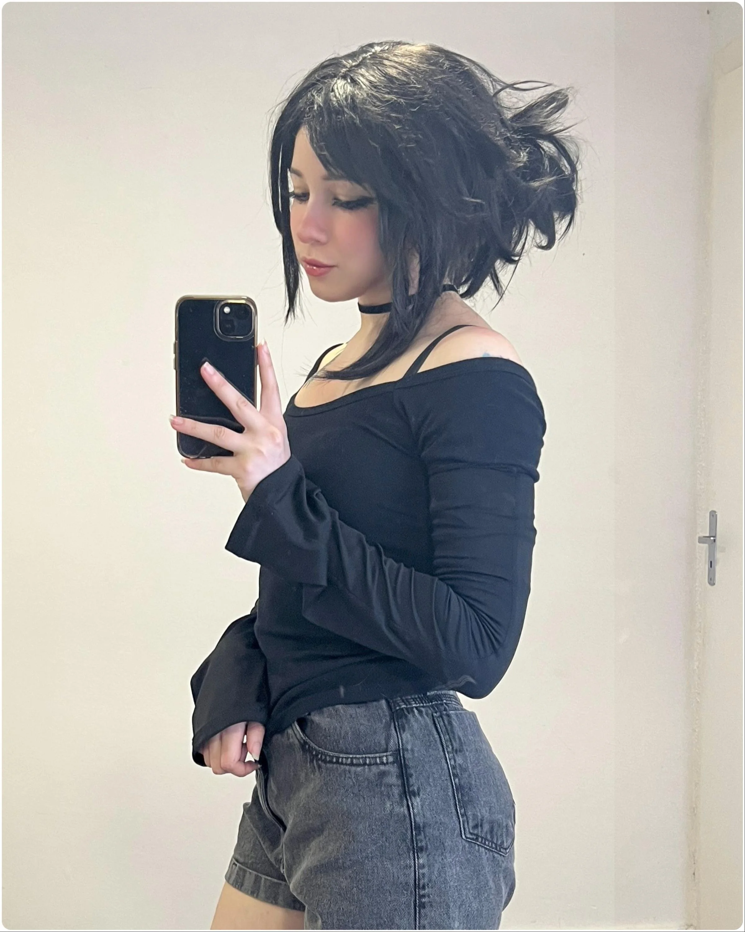 Ashley Graves cosplay by StarSthormy [The Coffin of Andy and Leyley] picture 1 of 1