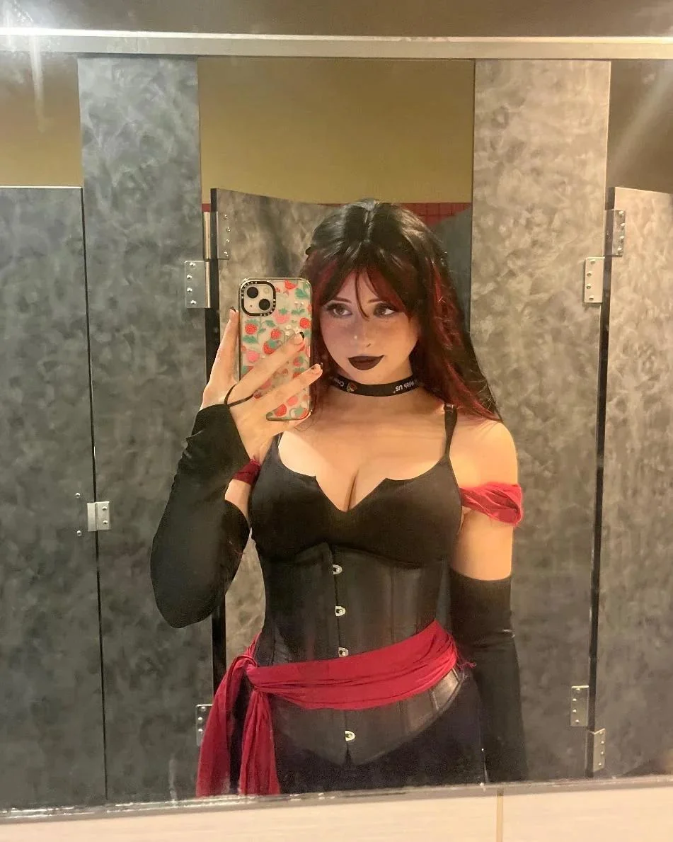 My Thorn Girl cosplay (by Laura) picture 1 of 2