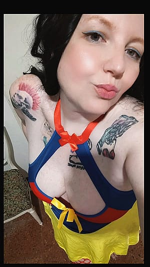 Do you think I'm (Snow White)?'
