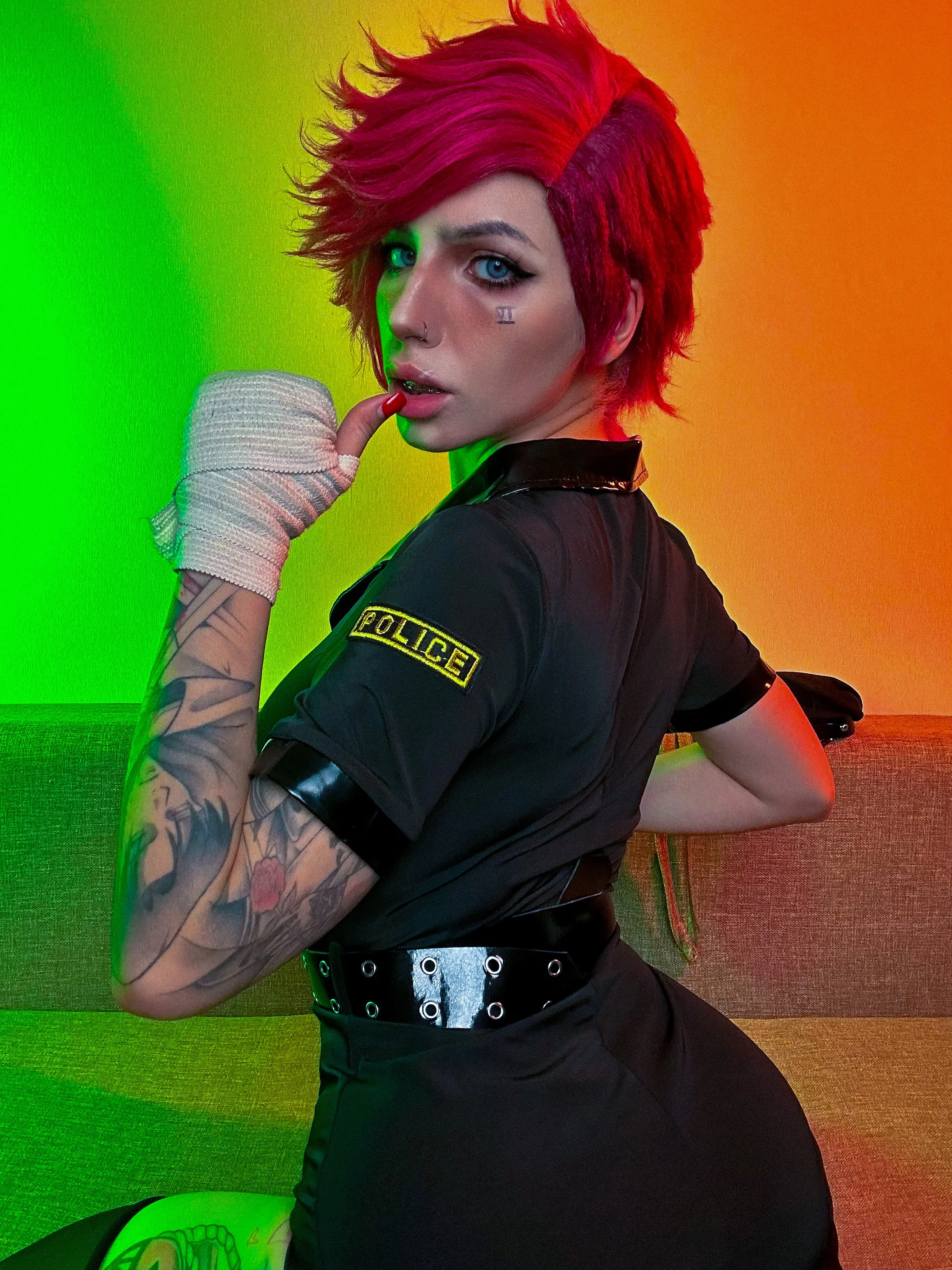 Vi [Arcane] (Murmion) picture 2 of 2