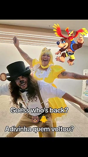 Guess who's back? - My friend and I as Freddy and Chica From FNAF cosplaying as Banjo and Kazooye From Banjo Kazooye - Victor Fox🦊'