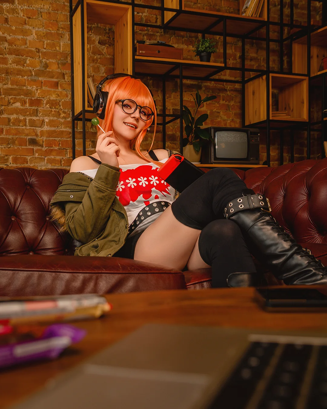 When the cosplay feels suspiciously natural [Futaba Sakura from Persona 5 by me, @konelli.cosplay] picture 1 of 5