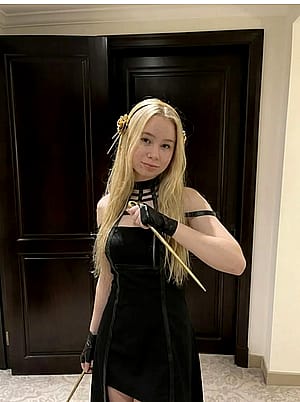 casual Yor Forger cosplay by numbandonline8'