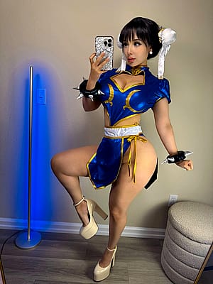 Chun-Li cosplay (by Chanel)'