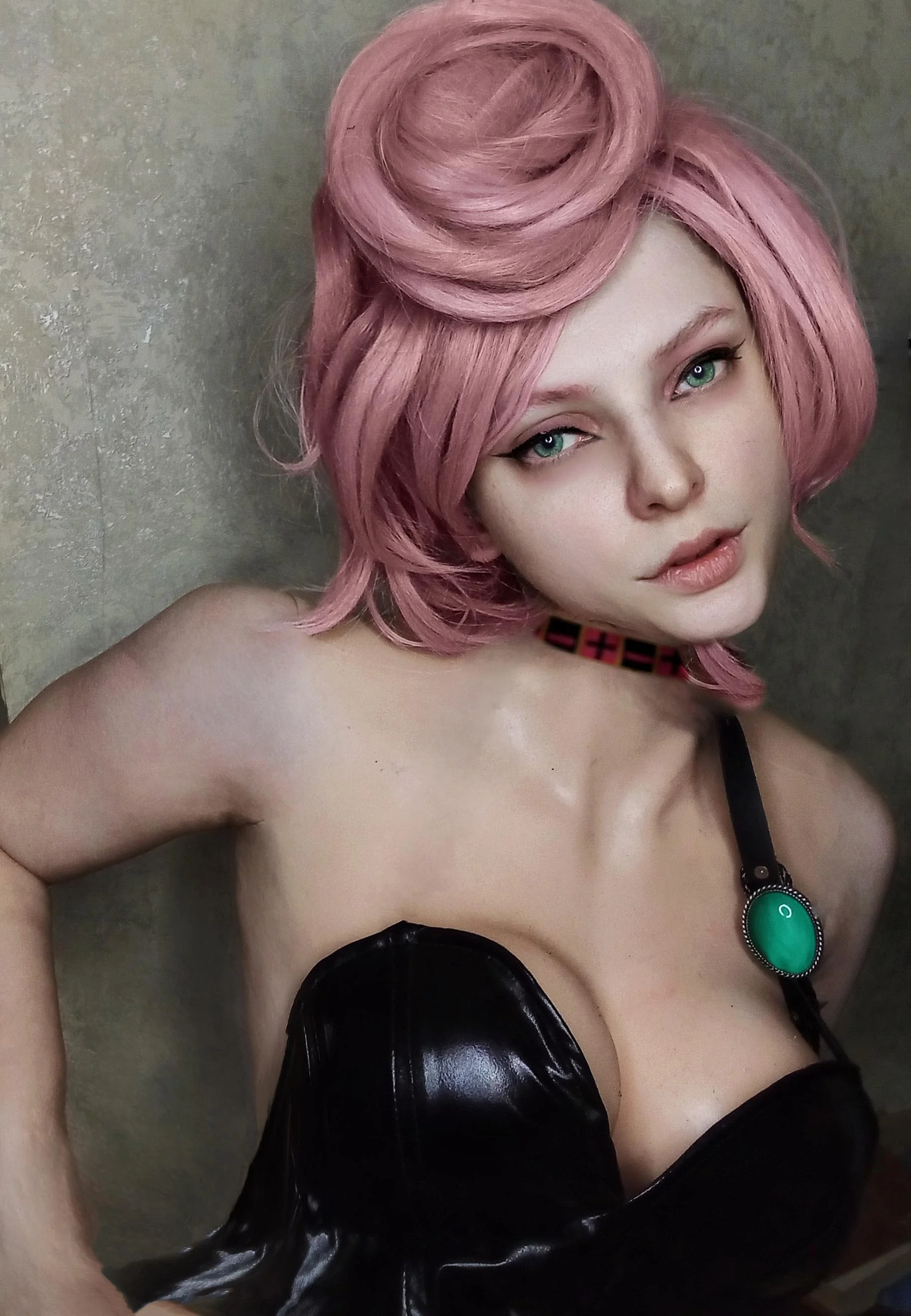 Trish Una(JoJo) cosplay by Curs9d picture 1 of 2