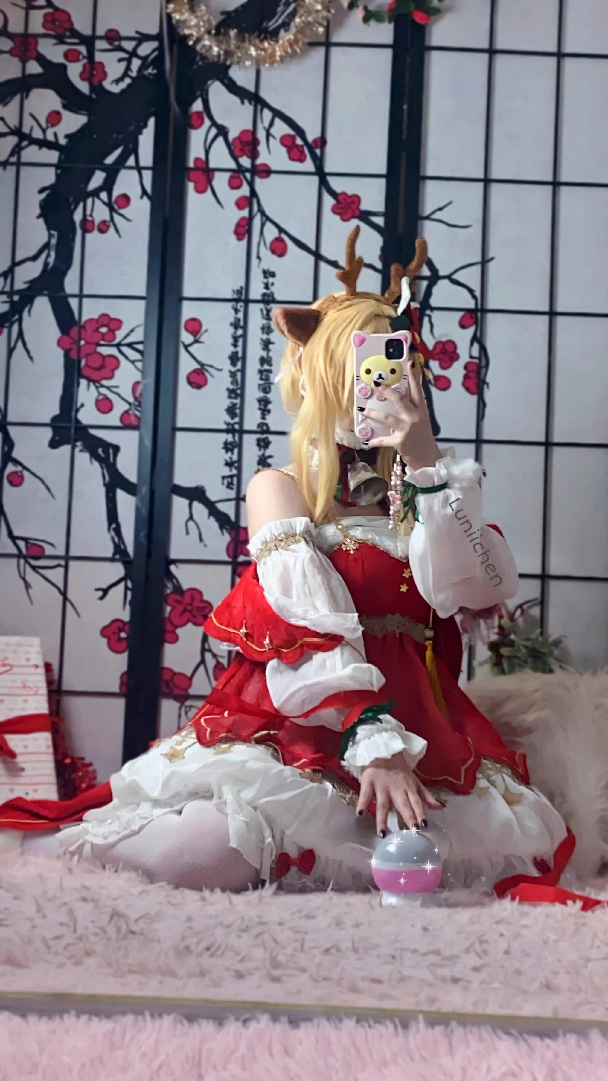 My Christmas Lumine Cosplay from Genshin Impact by Luniichen 🎁 picture 4 of 4